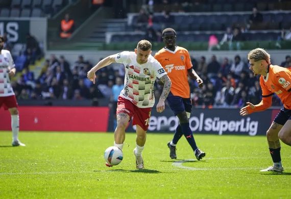 Nhận định soi kèo Basaksehir vs Gaziantep lúc 21h00 ngày 22/12/2025